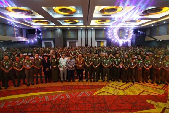 Plh Dirjen Bina Adwil Buka Rakornas Satpol PP & Satlinmas se-Indonesia di Padang - JPNN.COM