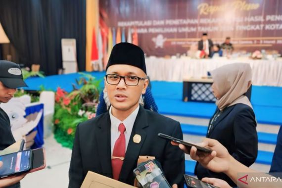 Rapat Pleno KPU Tanjungpinang Ricuh, Caleg PDIP Mengamuk, Ini yang Terjadi - JPNN.COM