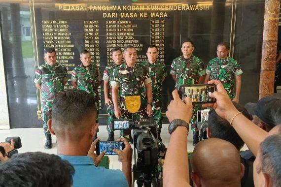 Oknum Prajurit TNI Serang Polres Jayawijaya, Mayjen Izak Buka Suara - JPNN.COM