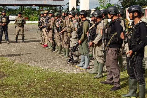 Perampas Senjata Api SS1 Milik Polres Puncak Ditangkap Satgas Gakkum DC - JPNN.COM