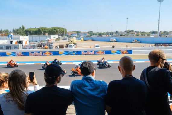 MotoGP Qatar: Pecco Beri Tantangan buat Semua Lawannya - JPNN.COM