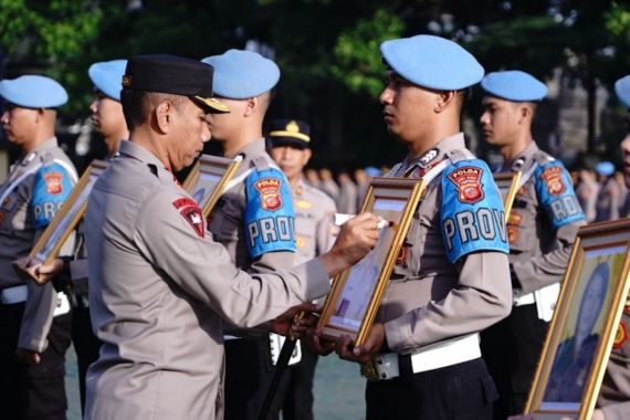 28 Personel Polda Jabar Dipecat, Irjen Wigayus: Saya tidak akan Segan-Segan Memberikan Tindakan Tegas - JPNN.COM