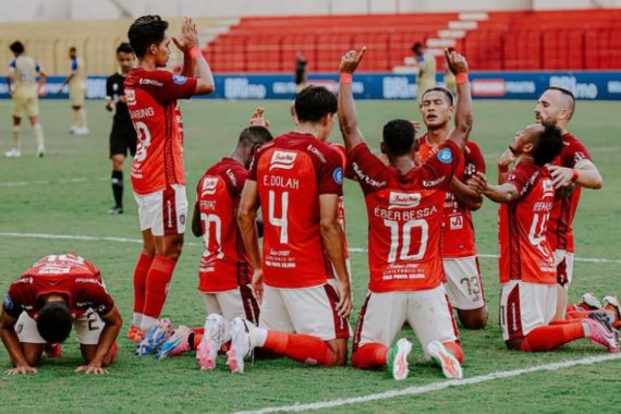 Lihat Cuplikan 7 Gol Laga Barito Putera Vs Bali United - JPNN.COM