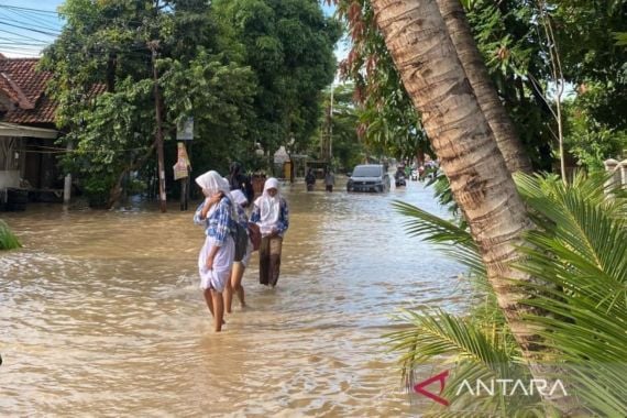 8.067 Warga Terdampak Banjir di Kabupaten Cirebon - JPNN.COM
