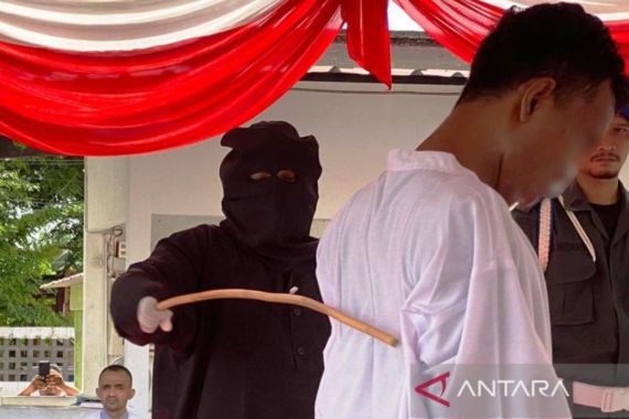 Pelaku Pemerkosaan di Aceh Barat Dihukum 154 Cambuk - JPNN.COM