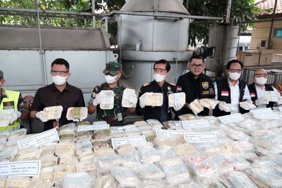 Bea Cukai Musnahkan Roti Milk Bun Asal Thailand, Jumlahnya Gak Main-Main - JPNN.COM