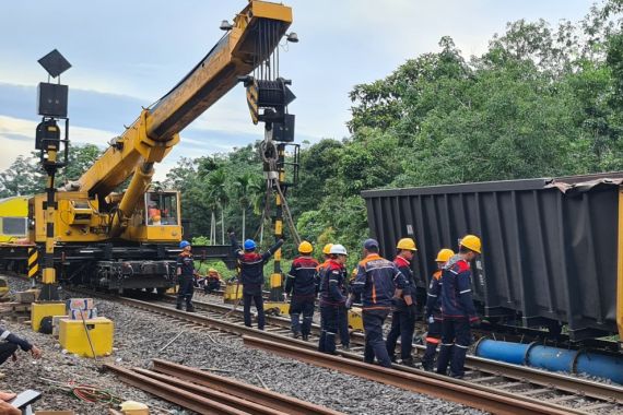 Polisi Selidiki Penyebab Ambruknya Crane Girder Timpa KA Babaranjang di Muara Enim - JPNN.COM