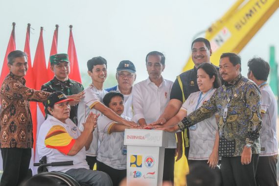 Pj Gubernur Jateng Mendampingi Presiden Jokowi Groundbreaking Paralympic Training Center - JPNN.COM