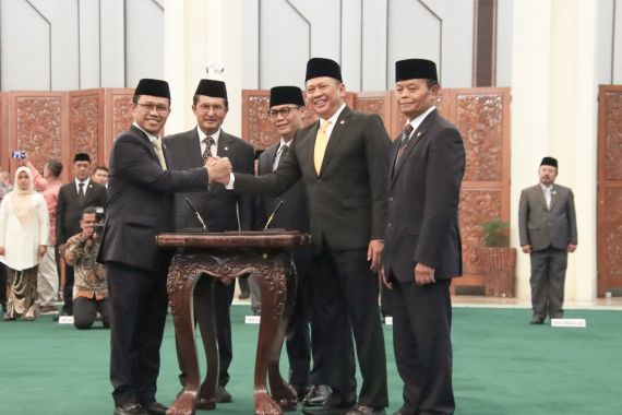 Baru Dilantik jadi Wakil Ketua MPR RI, Amir Uskara Langsung Singgung Hal Ini - JPNN.COM