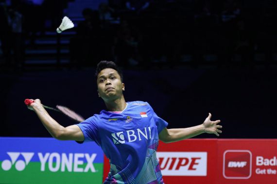 Pertandingan Ketat, Anthony Sinisuka Ginting Tersingkir dari French Open 2024 - JPNN.COM