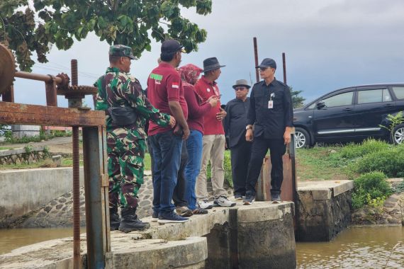 Beri Bantuan Pompa, Kementan Optimistis 30 Hektare Sawah di Indramayu Optimal - JPNN.COM