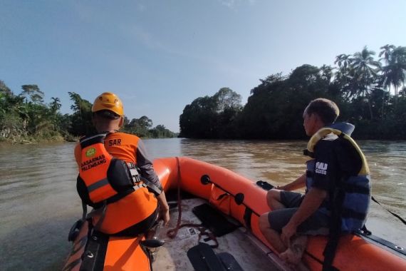 Kejang-Kejang Saat Mandi di Sungai Rupit, Pete Sanjaya Hilang Tenggelam - JPNN.COM