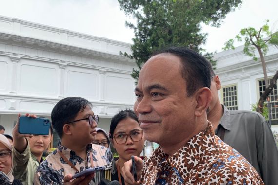 Budi Arie Bilang Menantu Jokowi Tidak Akan Maju di Pilkada 2024 - JPNN.COM