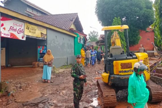 6 Daerah Terendam Banjir, Pemprov Jateng Kerahkan Tagana dan Distribusikan Logistik - JPNN.COM