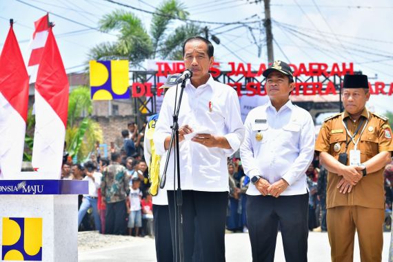 Jokowi Resmikan Pembangunan Jalan Daerah di Sumut Senilai Rp 868 Miliar - JPNN.COM