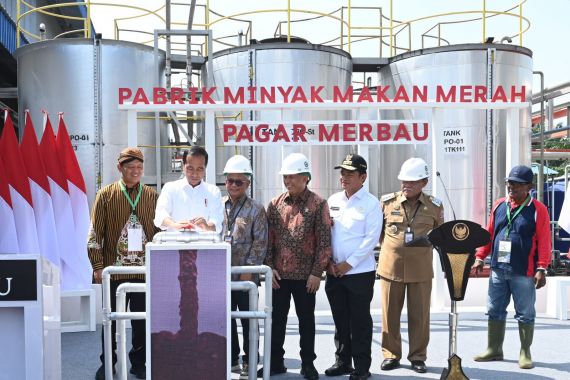 Presiden Jokowi Resmikan Pabrik Minyak Makan Merah Hasil Kolaborasi PTPN Group - JPNN.COM