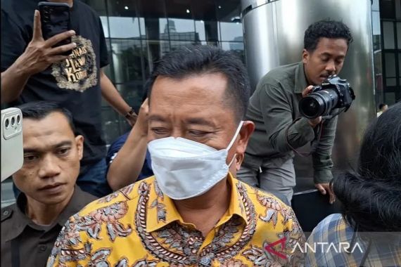 Sekda Bandung Irit Bicara Setelah Diperiksa KPK - JPNN.COM
