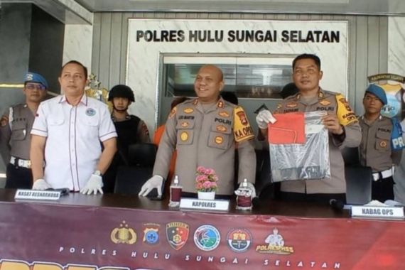 Pengedar Narkoba Tabrak Mobil Polisi, Tangan Anggota Patah - JPNN.COM