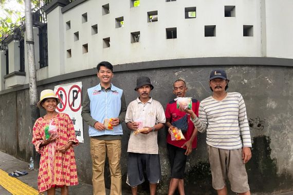 RUMI Syukuran Bagi-bagi Takjil untuk Kemenangan Prabowo-Gibran - JPNN.COM