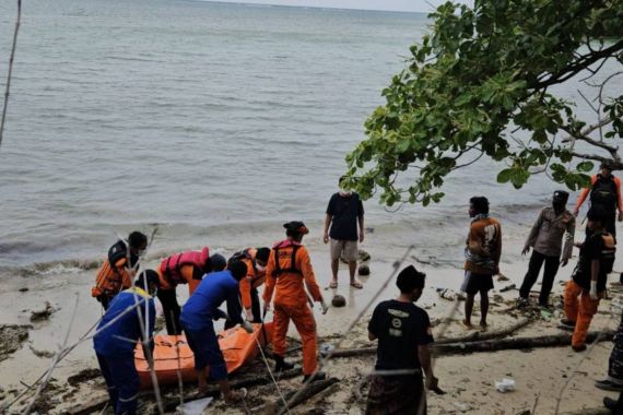 Satu Jenazah Korban Kapal Yuiee Jaya 2 Ditemukan, 20 Orang Masih Hilang - JPNN.COM
