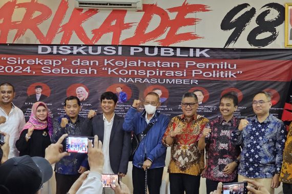 Diskusi Bersama Pakar IT, Hasto Sebut Sirekap Jadi Alat Konspirasi dan Kejahatan Pemilu 2024 - JPNN.COM