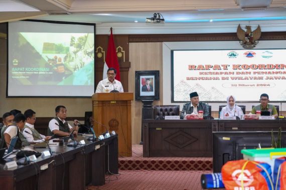 9 Daerah di Jateng Berstatus Tanggap Darurat Bencana, Nana Sudjana: Tingkatkan Kesiapsiagaan - JPNN.COM