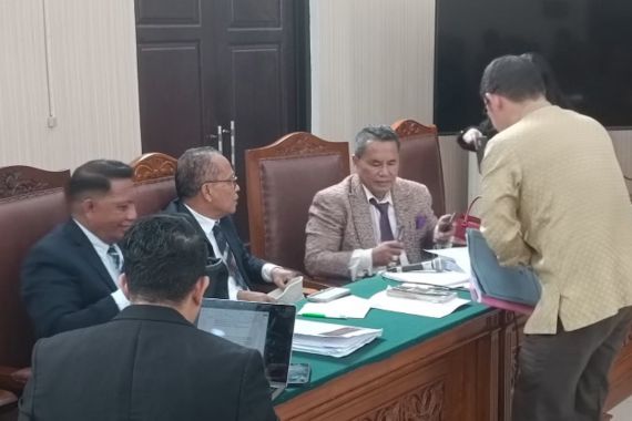 Hakim Tolak Gugatan Praperadilan Crazy Rich Surabaya Budi Said, Kuasa Hukum Kecewa - JPNN.COM