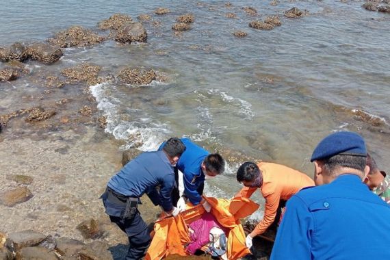 Mayat Perempuan Tanpa Identitas Ditemukan di Pantai Kelapa Doyong Lampung Selatan - JPNN.COM
