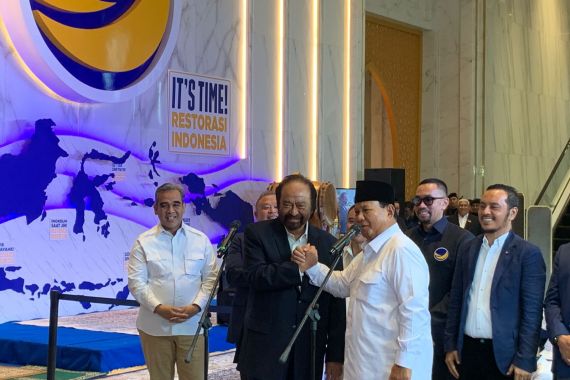 Prabowo Sebut Selalu Tawarkan dan Ajak Surya Paloh untuk Bergabung - JPNN.COM