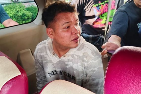 Pengendara yang Acungkan Celurit di Jalanan Kota Semarang Ditangkap, Tuh Orangnya - JPNN.COM