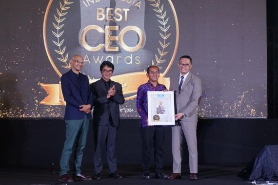 Dirut BKI Raih Penghargaan Popular CEO Awards 2024 - JPNN.COM