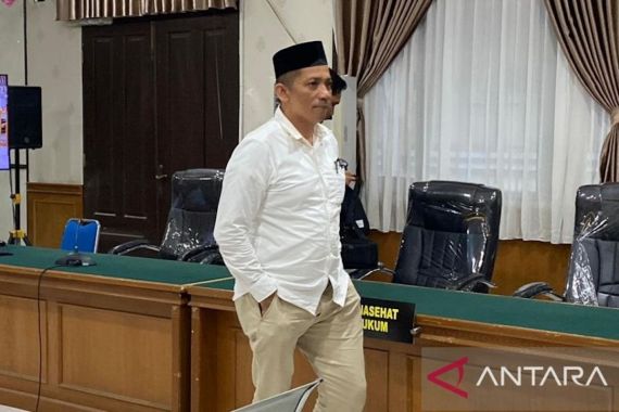 KPK Tetapkan Bupati Nonaktif Meranti Muhammad Adil Tersangka TPPU - JPNN.COM