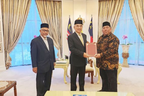 Wali Kota Balikpapan Jadi Ketua DMDI Kaltim, Tun Seri HM Ali Rustam Berpesan Begini - JPNN.COM