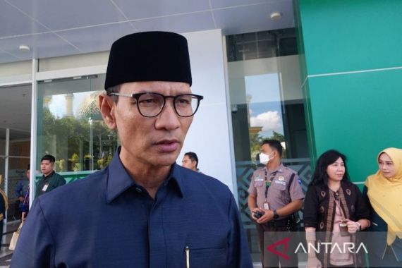 Wali Kota Mataram Mohan Roliskana Siap Bertarung di Pilkada 2024 - JPNN.COM