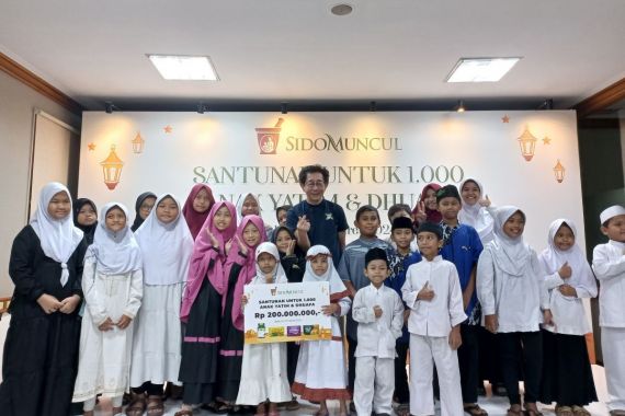 Sido Muncul Berbagi Santunan Kepada 1.000 Anak Yatim di Jakarta - JPNN.COM