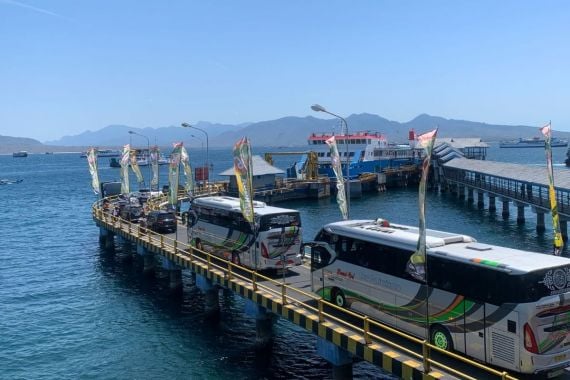 H-10 Lebaran, ASDP Catat Kenaikan Trafik Penumpang & Kendaraan dari Jawa Menuju Sumatera - JPNN.COM