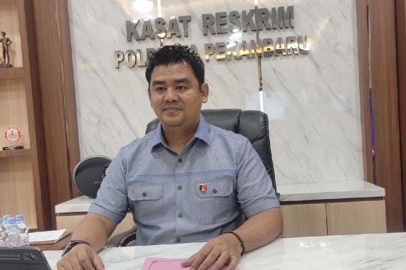 Fauzan Dianiaya Kepala Koki, Polisi Cek CCTV Restoran Koki Sunda Pekanbaru - JPNN.COM