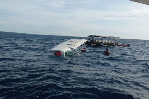 Perahu Diterjang Ombak, 5 Pemancing Terdampar di Gili Petaga Lombok Timur - JPNN.COM