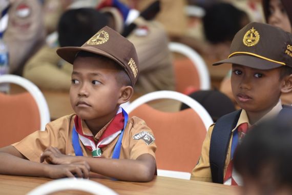 Pramuka Bukan Lagi Ekstrakurikuler Wajib di Sekolah? Simak Penjelasan Kemendikbudristek - JPNN.COM