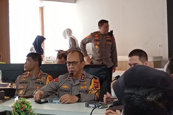 Menjelang Mudik Lebaran, Truk Pengangkut Barang Dibatasi Melintas - JPNN.COM