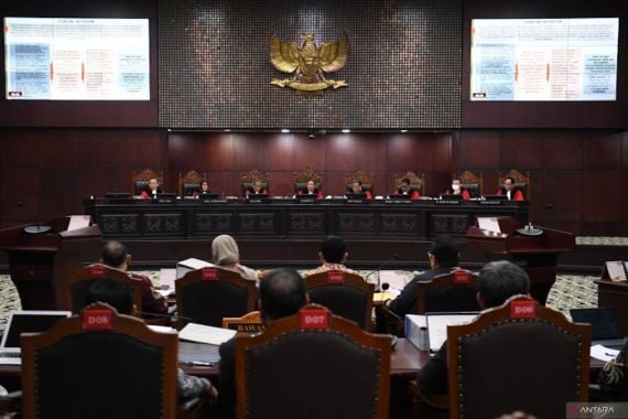 MK Tolak Dalil Jokowi Dukung Gibran dan Lakukan Nepotisme - JPNN.COM