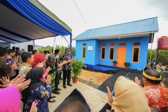 Bangun Rumah Layak Huni di Guntung & Loktuan, Pupuk Kaltim Salurkan Rp630 Juta - JPNN.COM
