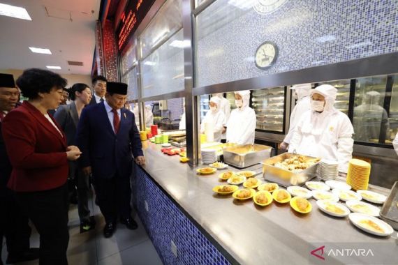Berkunjung ke Tiongkok, Prabowo Pelajari Budaya Makan Siang Gratis di Sekolah - JPNN.COM