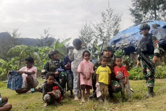 Kontribusi TNI AD Meningkatkan Kesejahteraan Warga Papua - JPNN.COM