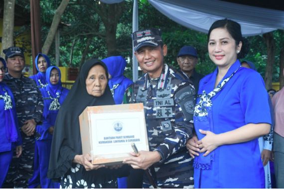 TNI AL Gelar Bakti Sosial di Banyuwangi, Begini Harapan KSAL - JPNN.COM