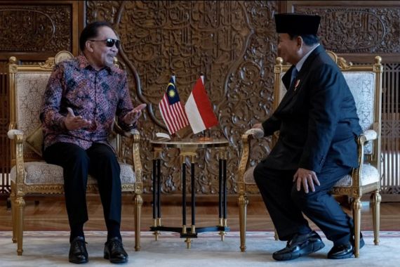 Bertemu di Malaysia, Prabowo-Anwar Ibrahim Saling Bahas Perjalanan Karier Politik - JPNN.COM