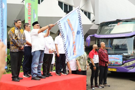 Gelar Mudik Bersama, Kemnaker Berangkatkan 6 Ribu Pekerja ke Berbagai Kota di Jawa dan Sumatra - JPNN.COM