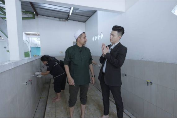 GB Sanitaryware Bersama Habib Ja'far dan Pendeta Marcel Saerang CSR di Masjid Nurul Huda - JPNN.COM