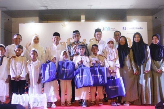 Safari Ramadan: Jamkrindo Bagikan Ribuan Paket Sembako & Gelar Berbagai Kegiatan Sosial - JPNN.COM
