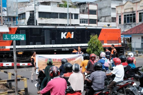 Antisipasi Macet di Pelintasan, Irjen Rachmad Minta KA Babaranjang Atur Waktu Perjalanan - JPNN.COM